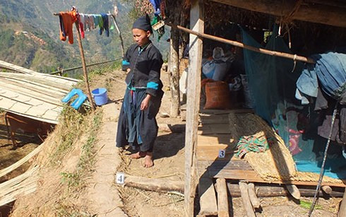  Săm tại nơi gây án.