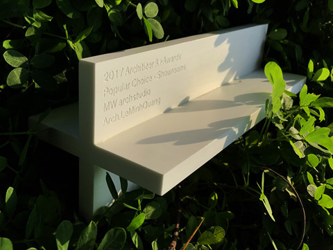 Cup giải thưởng giải thưởng A+Award 2017 được trao cho KTS Lê Minh Quang. Cup giải thưởng giải thưởng A+Award 2017 được trao cho KTS Lê Minh Quang.