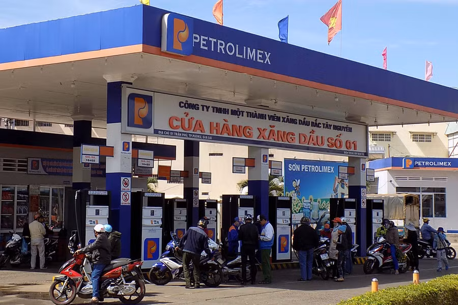 Hệ thống bán lẻ xăng dầu trên địa bàn tỉnh chuẩn bị đưa xăng sinh học E5 RON92 vào phục vụ tiêu dùng trên thị trường. Ảnh: T.N