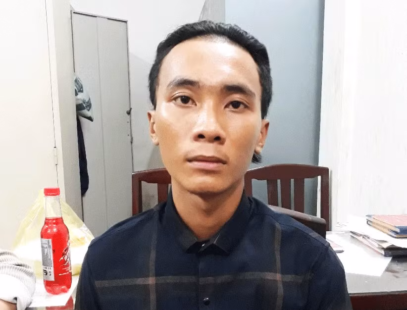 Đối tượng Lê Văn Đức tại trụ sở công an.