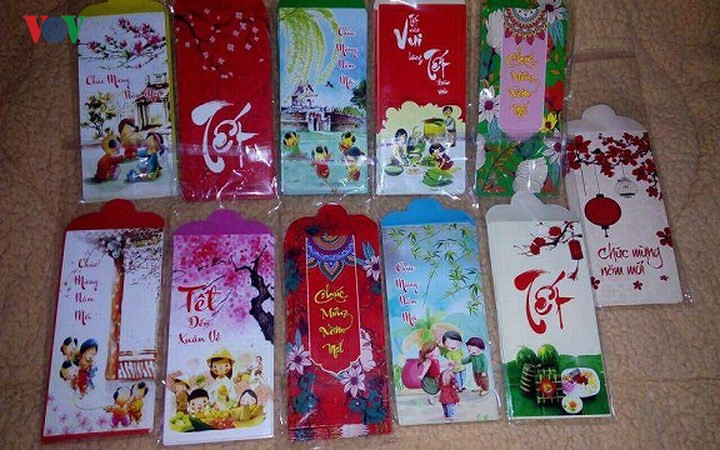 Hình ảnh dân gian vẫn thu hút sự lựa chọn của nhiều người. Hình ảnh dân gian vẫn thu hút sự lựa chọn của nhiều người.