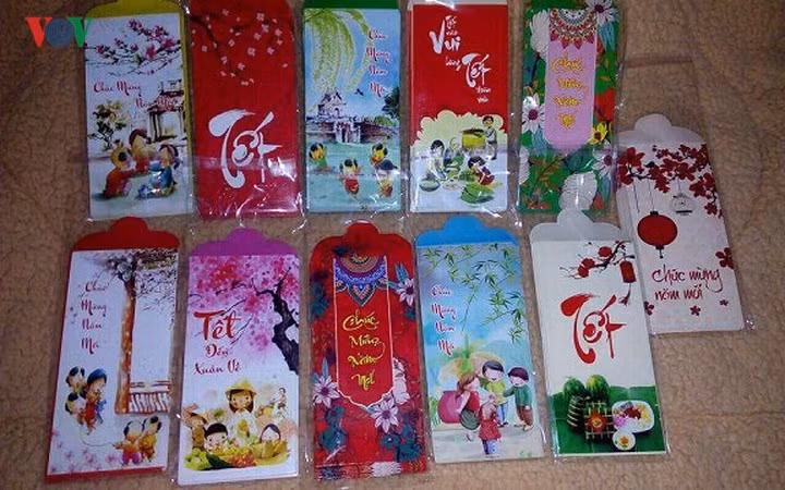 Hình ảnh dân gian vẫn thu hút sự lựa chọn của nhiều người.