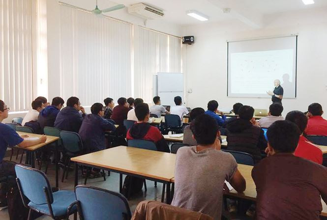 Một buổi trao đổi học thuật với thầy... ngoại.