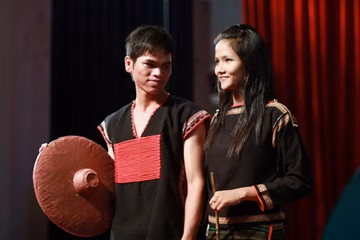  Sự kiện này được tổ chức vào năm 2011 tại TP.HCM. Khi đó, H'Hen Niê mới 19 tuổi.