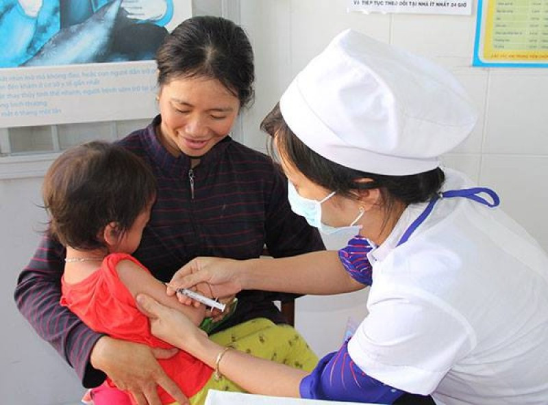 Tiêm vắc xin là cách tốt nhất phòng bệnh cúm đơn giản và hiệu quả. Tiêm vắc xin là cách tốt nhất phòng bệnh cúm đơn giản và hiệu quả.