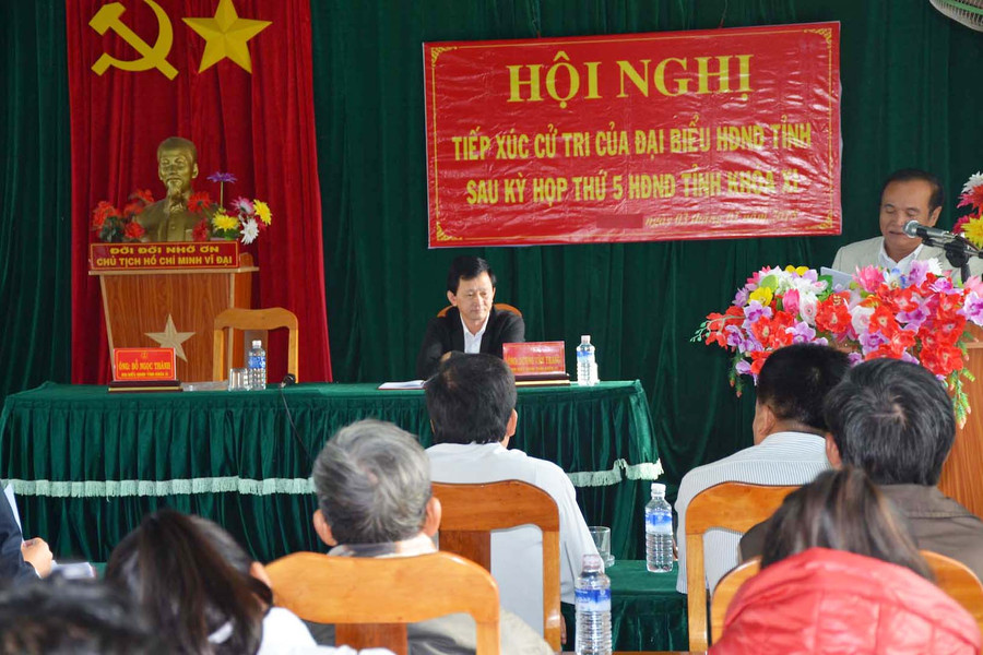 Bí thư Tỉnh ủy Dương Văn Trang tiếp xúc cử tri xã Chrôh Pơ Nan, huyện Phú Thiện. Ảnh: Đ.P Bí thư Tỉnh ủy Dương Văn Trang tiếp xúc cử tri xã Chrôh Pơ Nan, huyện Phú Thiện. Ảnh: Đ.P