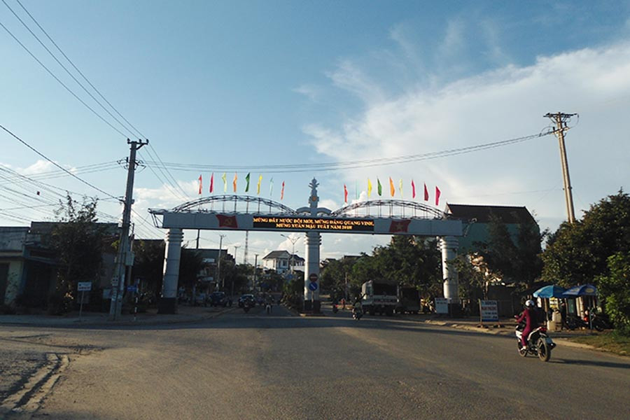 Trung tâm thị trấn huyện Kbang nhộn nhịp trong những ngày giáp Tết. Ảnh: Ngọc Minh