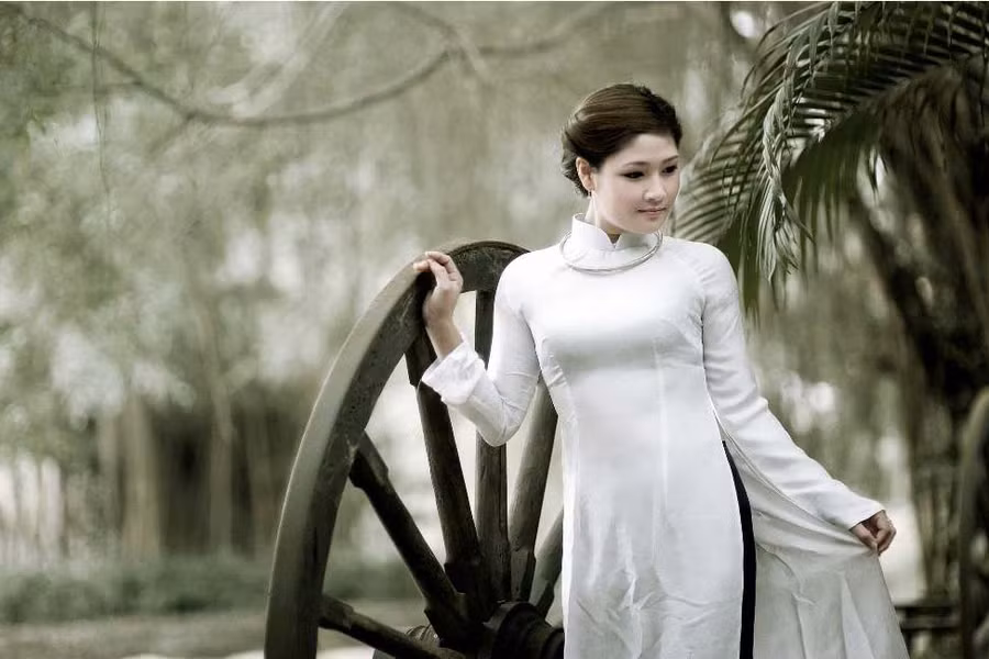 Trang phục áo dài truyền thống được rất nhiều thiếu nữ hiện nay yêu thích. Ảnh: internet