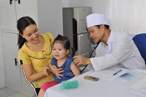 Trong số 10 vaccine trên, có 2 vaccine được chỉ định bắt buộc tiêm cho trẻ sơ sinh.