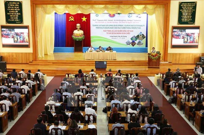  Quang cảnh hội thảo. (Ảnh: Công Mạo/TTXVN)