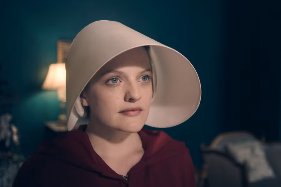 The Handmaid's Tale thắng hai giải quan trọng của mảng truyền hình tại Quả cầu vàng 2018. The Handmaid's Tale thắng hai giả i quan trọ ng của mảng truyề n hình tại Quả cầ u vàng 2018.