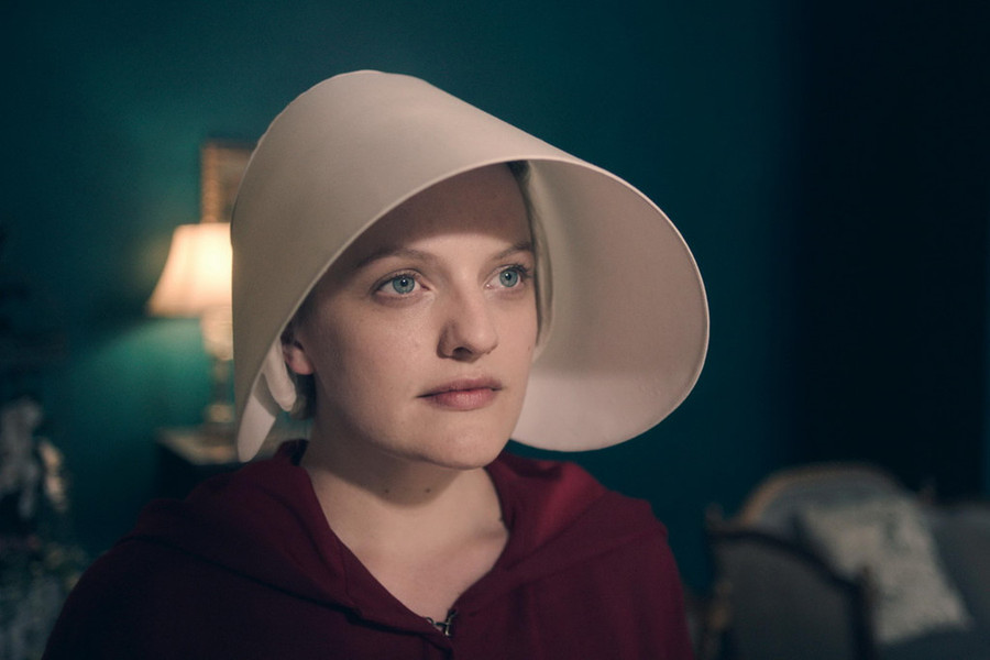 The Handmaid's Tale thắng hai giải quan trọng của mảng truyền hình tại Quả cầu vàng 2018. The Handmaid's Tale thắng hai giả i quan trọ ng của mảng truyề n hình tại Quả cầ u vàng 2018.