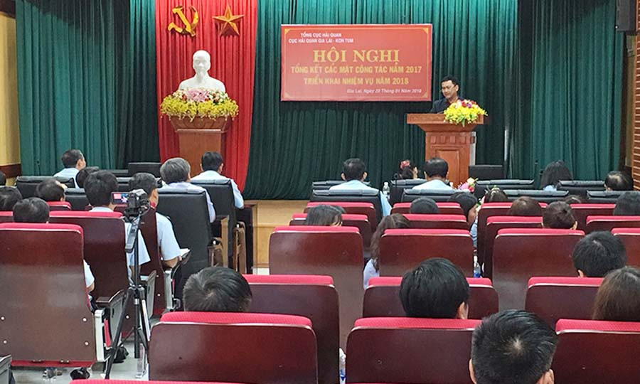 Đồng chí Phó Chủ tịch UBND tỉnh chỉ đạo tại hội nghị. Ảnh: Hà Duy