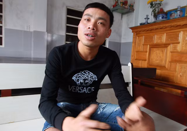 Ngư dân trẻ Trần Công Hùng nói về điều kiện lao động trên tàu lưới ruốc ở Incheon, Hàn Quốc.