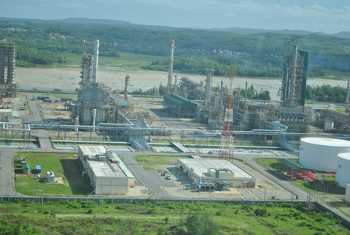 Hiện Việt Nam có 1 nhà máy lọc dầu đi vào hoạt động là lọc dầu Dung Quất. Hiện Việt Nam có 1 nhà máy lọc dầu đi vào hoạt động là lọc dầu Dung Quất.