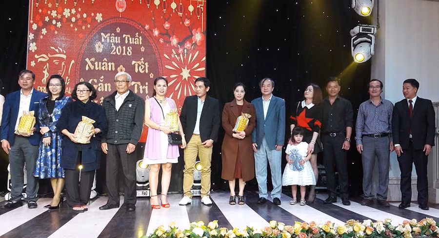  Trao phần thưởng cho những cặp đôi ấn tượng. Ảnh: Đ.Y