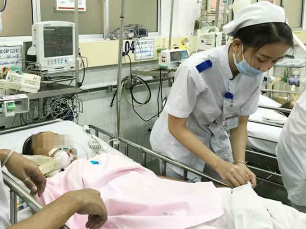  Bệnh nhân lúc được chăm sóc tại Khoa Cấp cứu BV Nhi đồng 1 vào ngày 20.1