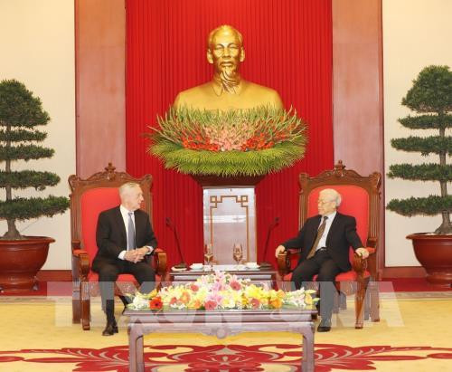 Tổng Bí thư Nguyễn Phú Trọng tiếp Bộ trưởng Quốc phòng Hoa Kỳ James Mattis thăm chính thức Việt Nam.