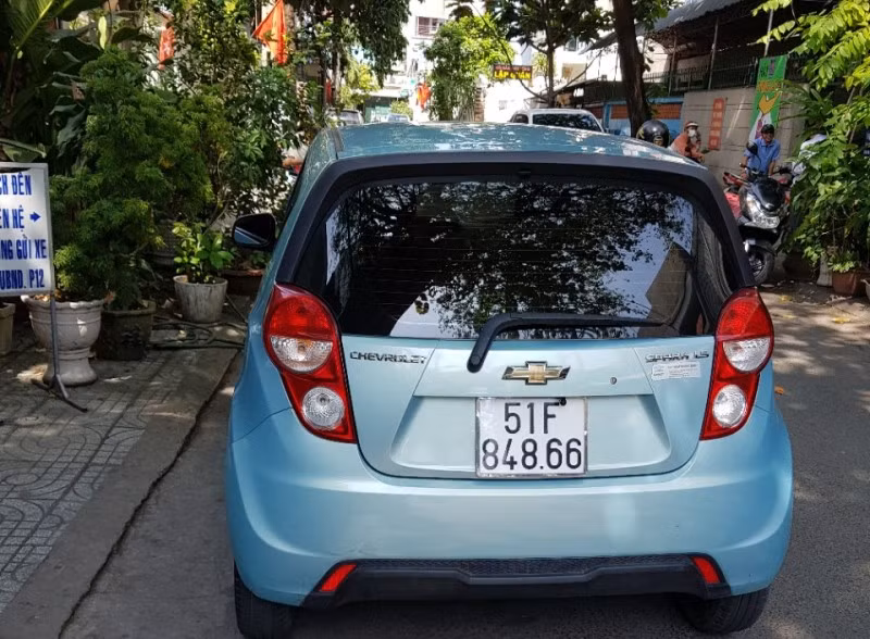 Chiếc xe Chevrolet Spark mà đối tượng Trung thuê lại để chạy Uber.