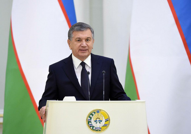 Tổng thống Uzbekistan, Shavkat Mirziyoyev tặng xe hơi cho các tuyển thủ U23 Uzbekistan sau khi vô địch U23 châu Á Tổng thống Uzbekistan, Shavkat Mirziyoyev tặng xe hơi cho các tuyển thủ U23 Uzbekistan sau khi vô địch U23 châu Á