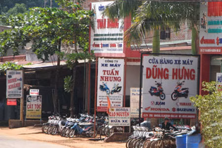 Một góc “phố” Công ty 705. Ảnh: L.L