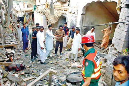 Pakistan: Đánh bom thánh đường Hồi giáo, hàng chục người thương vong ảnh 1