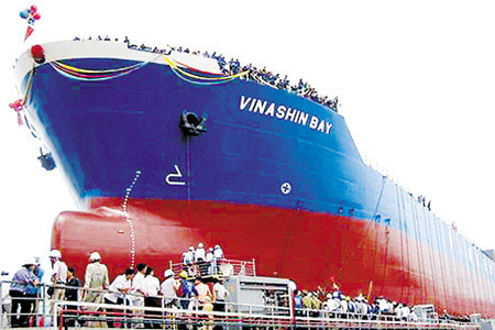 Lễ hạ thủy một trong số những con tàu do Vinashin đóng.