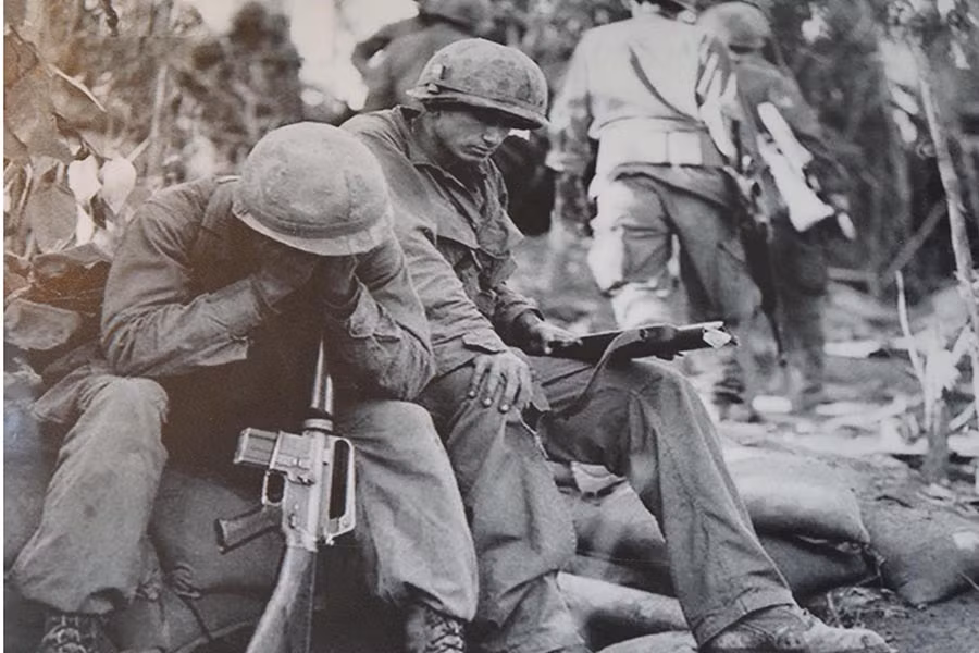 Những người lính Mỹ tham chiến tại đồi A Bia vào năm 1969- ảnh tư liệu tại nhà trưng bày các hiện vật, kỷ vật về Khu Di tích Lịch sử quốc gia đồi A Bia.