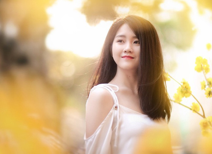 Vẻ xinh đẹp của Nguyễn Hoàng Kiều Trinh khiến nhiều chàng trai mê mẩn.