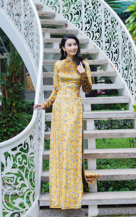 Đây là dịp để mọi người trong gia đình chia sẻ và gửi cho nhau những lời chúc tốt năm mới an lành. 