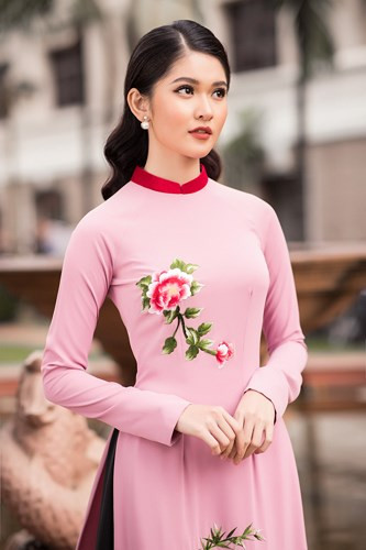  Cô đang tập trung làm luận văn tốt nghiệp và hy vọng kịp thực hiện ước mơ du học trong năm 2018.