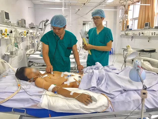  Nạn nhân đang được theo dõi tại khoa Hồi sức tích cực Bệnh viện Đa khoa TP. Cần Thơ