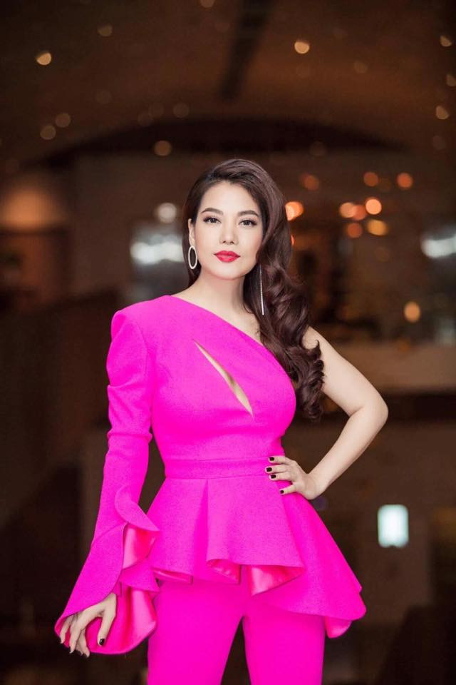 Nữ diễn viên 'Hương Ga' Sở hữu nhan sắc trẻ trung, phong cách làm việc chuyên nghiệp và sự nghiệp khá thành công.  Nữ diễn viên 'Hương Ga' Sở hữu nhan sắc trẻ trung, phong cách làm việc chuyên nghiệp và sự nghiệp khá thành công.