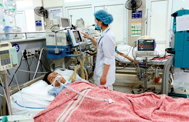 Một bệnh nhân ngộ độc đang điều trị tại Trung tâm chống độc. (Ảnh: Dương Ngọc/TTXVN) Một bệnh nhân ngộ độc đang điều trị tại Trung tâm chống độc. (Ảnh: Dương Ngọc/TTXVN)