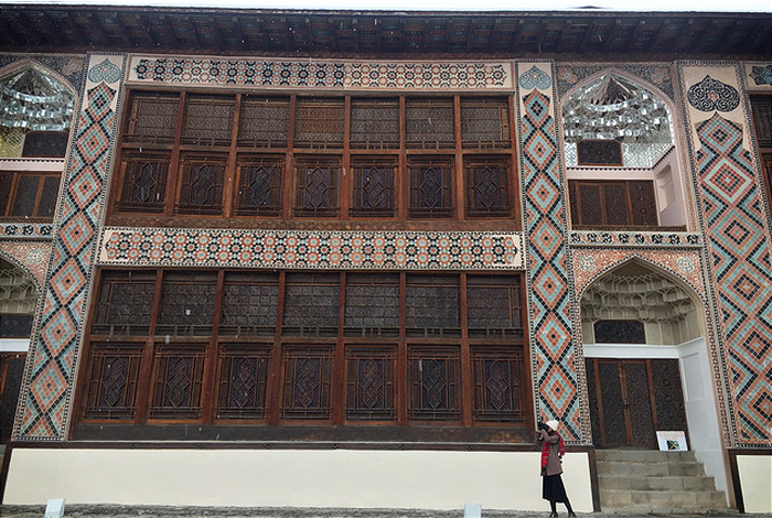 Cũng giống như Đà Lạt hay Sapa của VN, Sheki từng được nhiều vị vua trong quá khứ chọn là nơi để xây dựng cung điện nghỉ ngơi vào mùa hè.