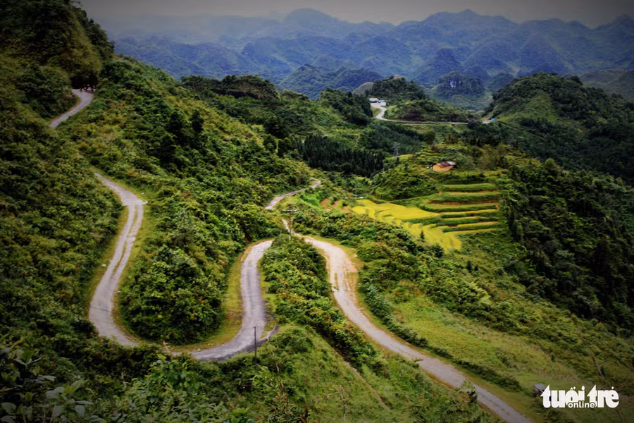 "Đặc sản" miền núi phía Bắc còn là các đường đèo uốn lượn, gấp khúc