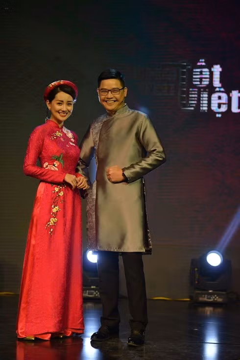 Cặp đôi MC Khánh Long - Quỳnh Chi.