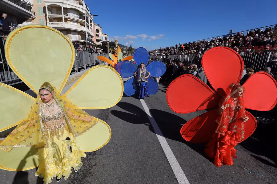 Các nghệ sĩ hóa trang trong lễ hội chanh.