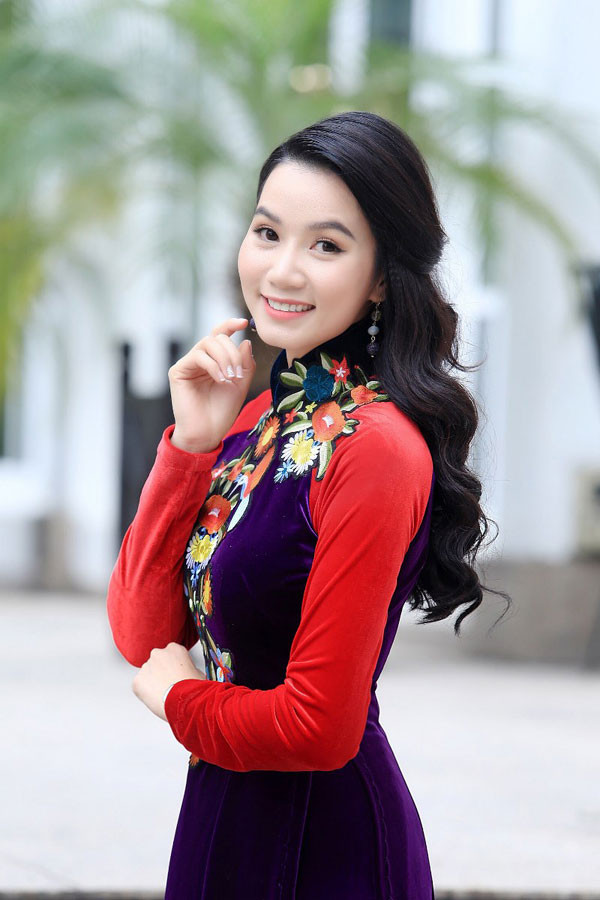 Thiết kế vừa cổ điển, vừa hiện đại khiến Lương Giang thêm cuốn hút.