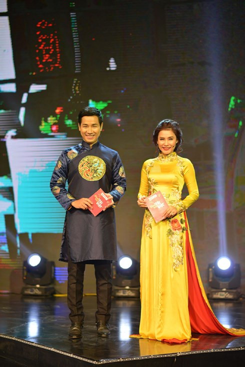 Cặp đôi MC Nguyên Khang - Thảo Nguyên.  Cặp đôi MC Nguyên Khang - Thảo Nguyên.