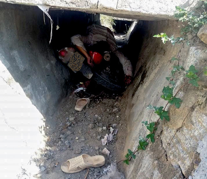 Nạn nhân tử vong dưới mương thoát nước.