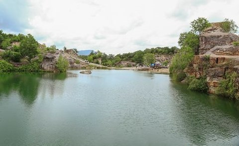  Người ta tìm đến Tà Pạ để chụp ảnh hay xem Tà Pạ như một chốn để tìm về sau bao bộn bề của cuộc sống.