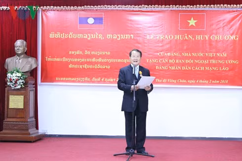 Ông Somdee Bounkhum phát biểu cảm ơn Đảng, Nhà nước và nhân dân Việt Nam tại buổi lễ