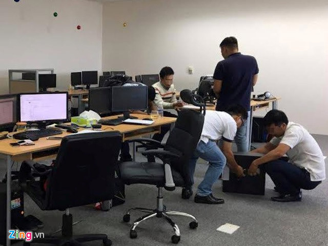 Cơ quan điều tra khám xét công ty của Khéo. Ảnh: C.A. Cơ quan điều tra khám xét công ty của Khéo. Ảnh: C.A.