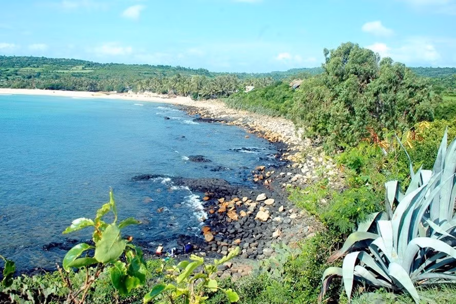 Gánh Đá Đĩa, vẻ đẹp độc đáo của thiên nhiên Phú Yên. Gánh Đá Đĩa, vẻ đẹp độc đáo của thiên nhiên Phú Yên.