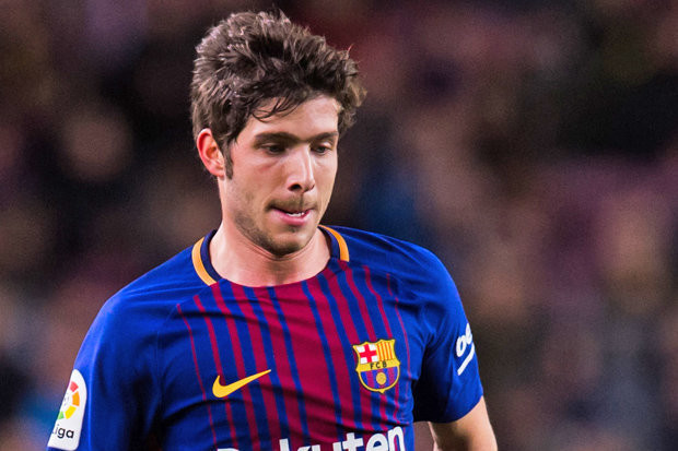 Roberto gia hạn hợp đồng với Barca. Ảnh: GETTY IMAGES