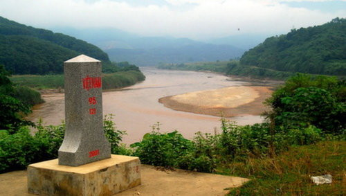 Cột mốc biên cương Tổ quốc. Ảnh: internet Cột mốc biên cương Tổ quốc. Ảnh: internet