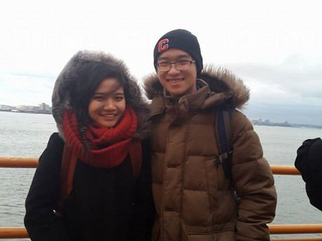 Hoàng Phong và Thùy Trang - 2 đồng sáng lập LOK. Hoàng Phong và Thùy Trang - 2 đồng sáng lập LOK.