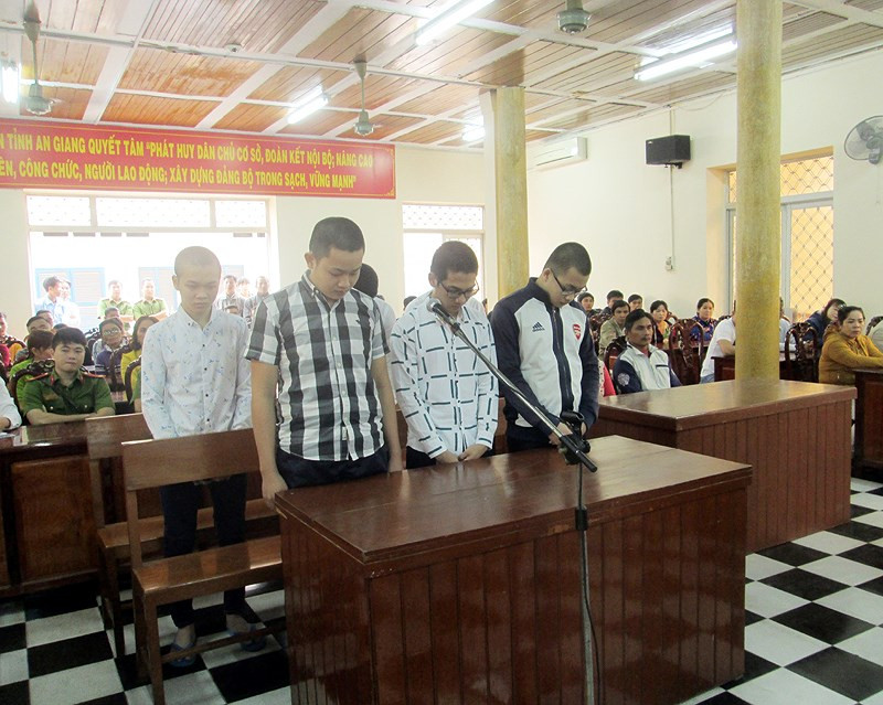 Các bị cáo tại phiên tòa. Các bị cáo tại phiên tòa.