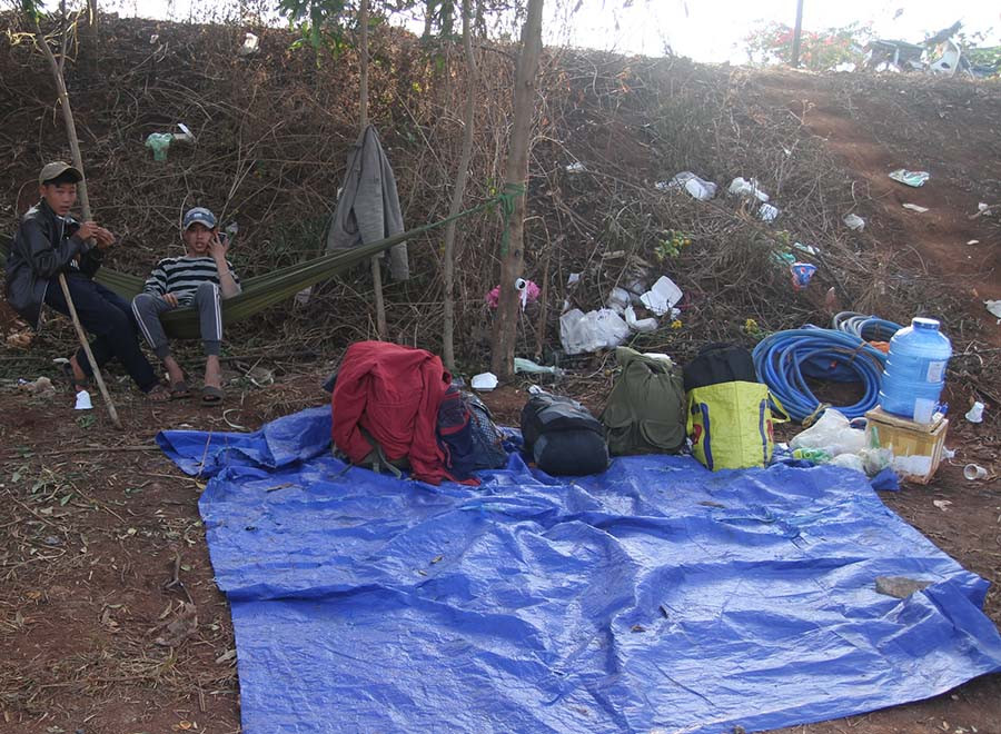 Một số nhà vườn đã xả hết hàng, dọn sạp chuẩn bị về quê ăn Tết. 